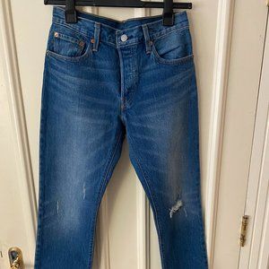 EXCELLENT CONDITION - Levi's 501 Straight Cropped Jeans - Size 27